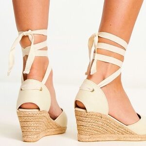 London Rebel Espadrille Wedges in Ecru​​​​​